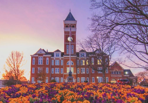 Top 3 Prettiest College Campuses